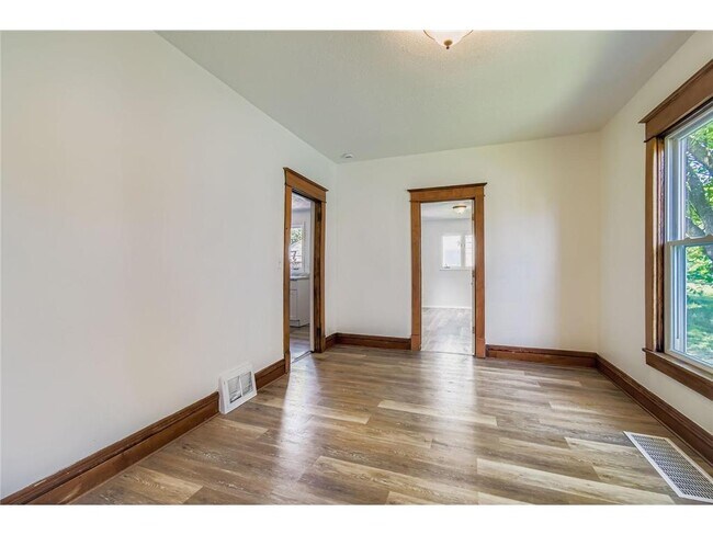 Building Photo - 915 Fuller Ave