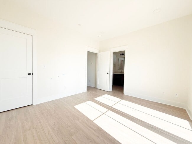 Building Photo - Available August 1: 4-Bedroom Townhome at Highbury + Summer Special Perks