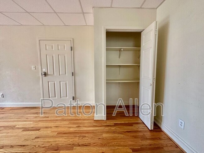 Building Photo - 43 Ravenscroft Dr