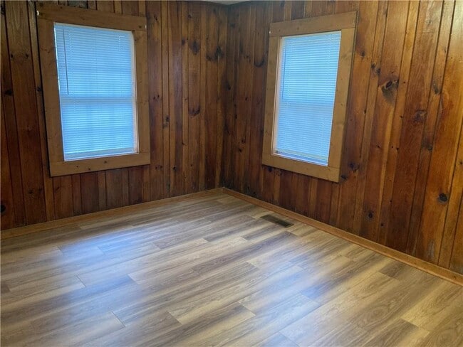 Building Photo - 412 Rabun Rd