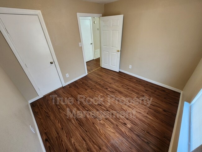 Building Photo - 218 E 14th St