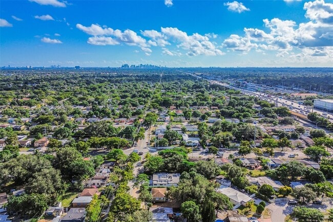 Building Photo - 13590 NW 5th Ave