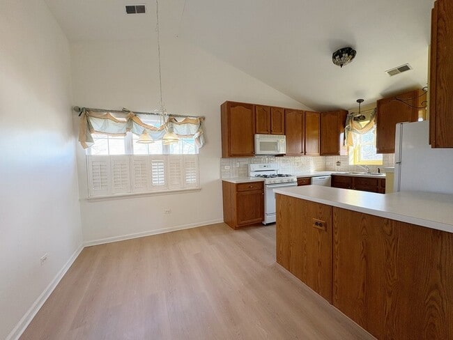 Building Photo - 2611 Cedar Glade Dr