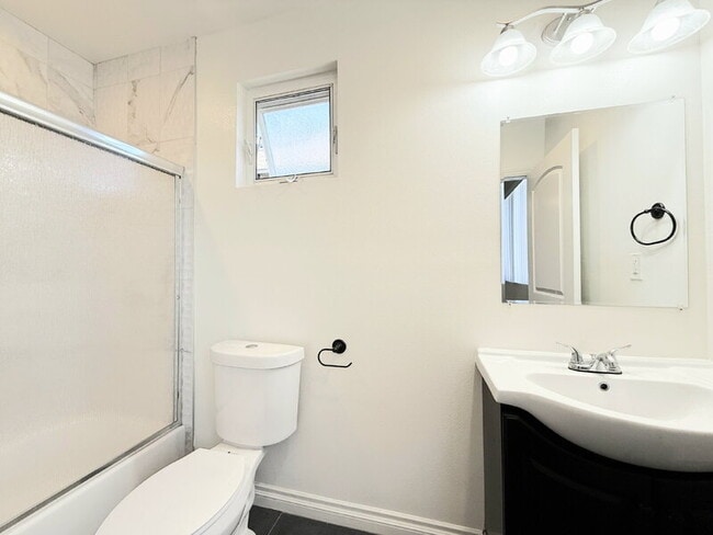 Building Photo - 114 W 50th St