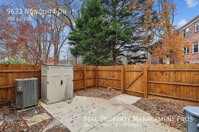 Building Photo - 9632 Nonquitt Dr