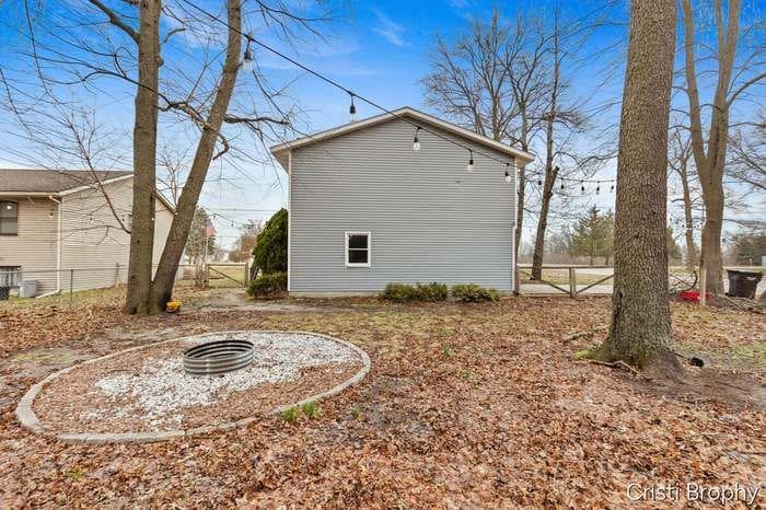 Building Photo - 952 Woodside Dr