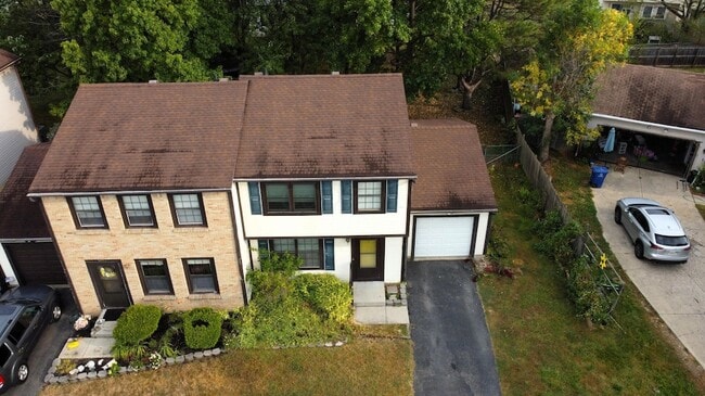 Building Photo - 1690 Watertower Dr
