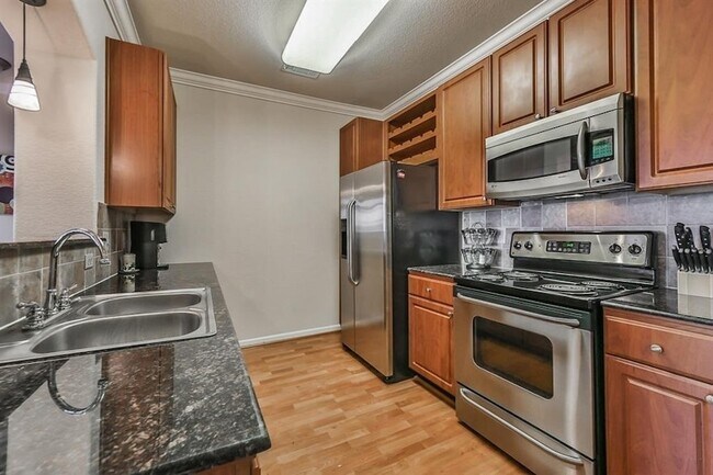 Building Photo - 1711 Old Spanish Trl