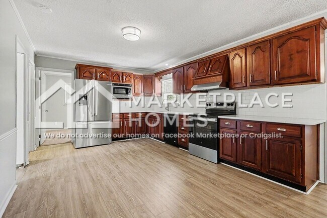 Building Photo - 2626 Trenton Rd