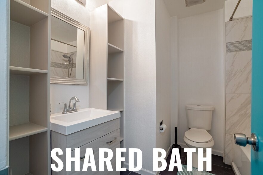 Building Photo - 201 Toledo St