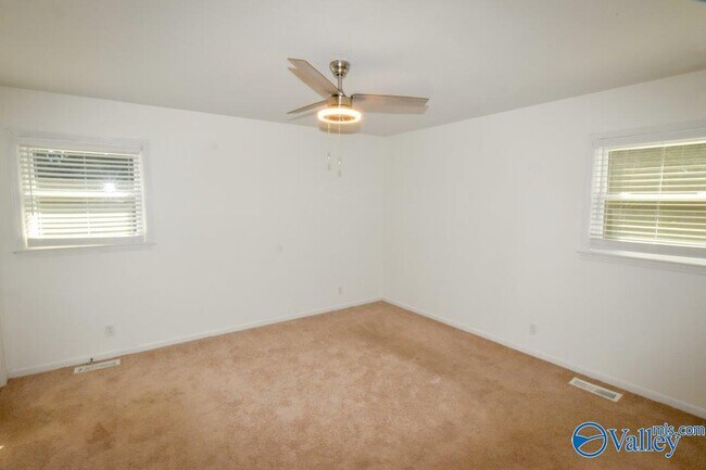 Building Photo - 4624 Daugette Dr NW