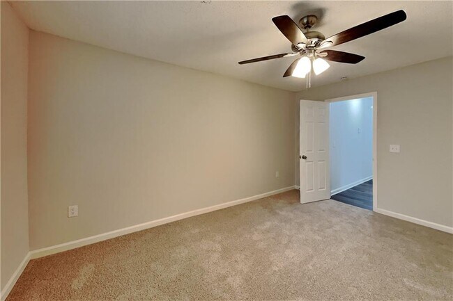 Building Photo - 114 Tannin Ct