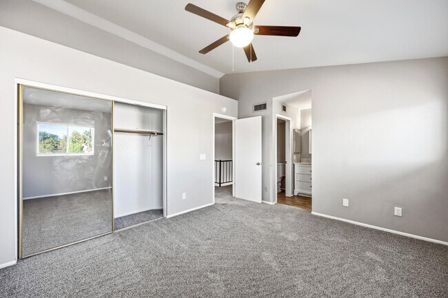 Building Photo - 860 S Rio Dr