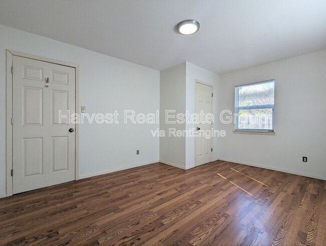 Building Photo - 7526 Sterling Dr