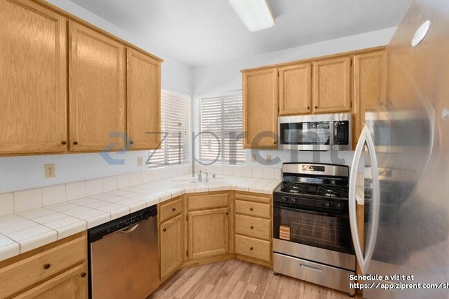 Building Photo - 1918 Ajay Dr