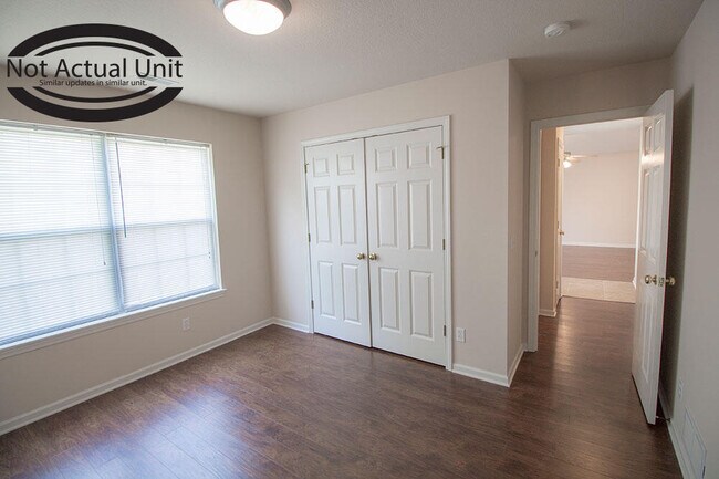 Building Photo - 1881 Harmony St