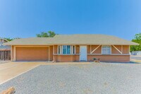 Building Photo - 2203 E Dragoon Ave