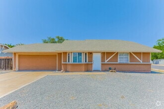 Building Photo - 2203 E Dragoon Ave