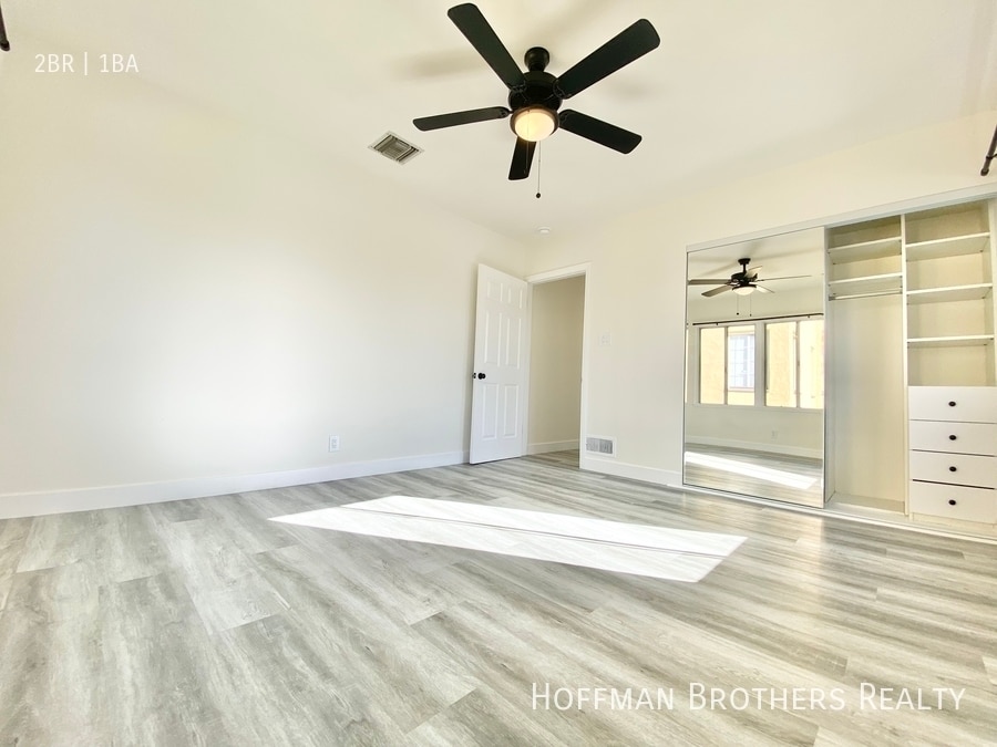 Building Photo - 441 1/2  N Hayworth Ave