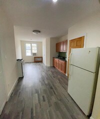 Building Photo - 2 bedroom in Glendale NY 11385