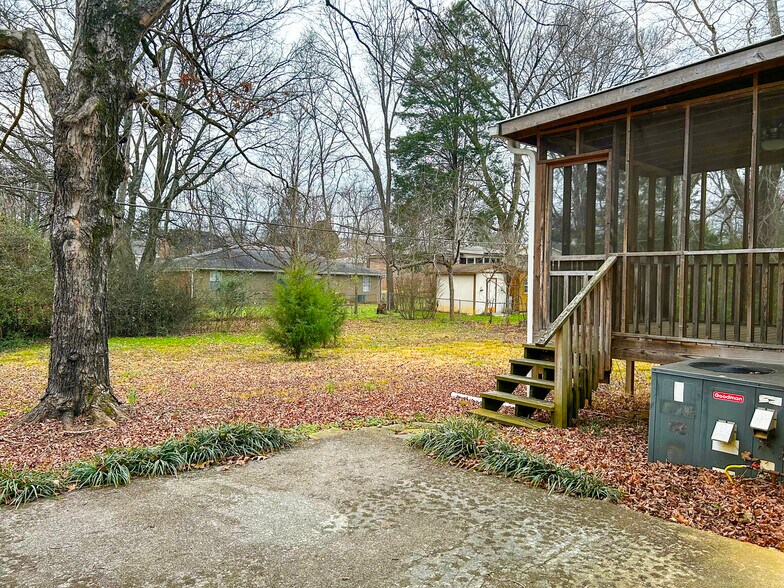 Building Photo - 675 Northview Dr NW