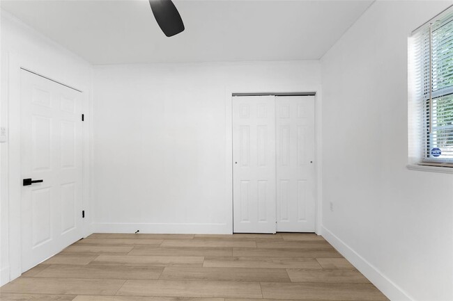 Building Photo - 2112 Ranchita Trail