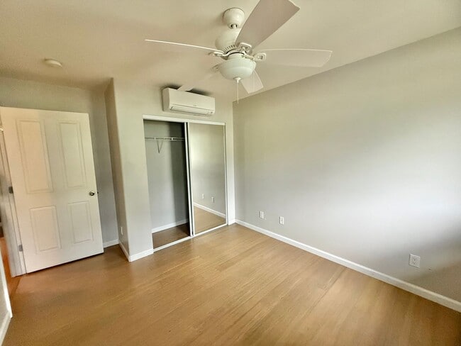 Building Photo - 3 Bedrooms / 2.5 Bathrooms Townhome at Ili...