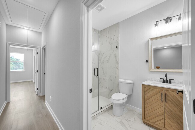 Building Photo - 14833 Spica Ct