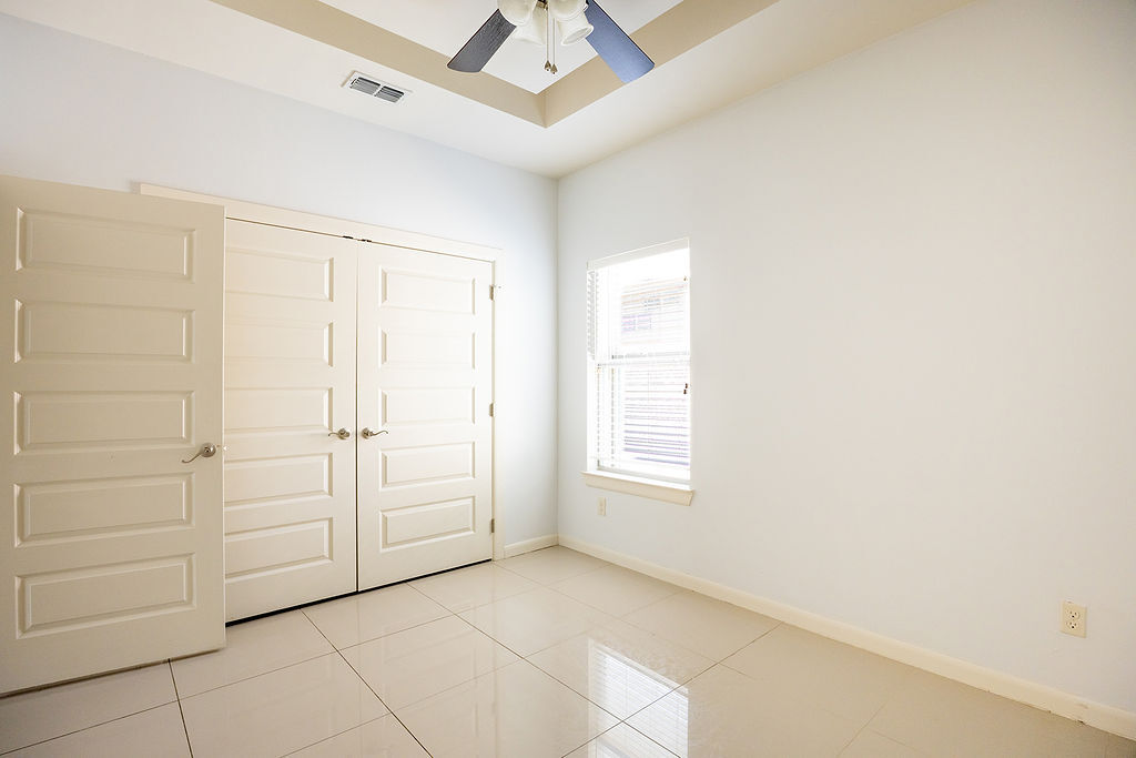 Building Photo - 1707 W Smith Dr
