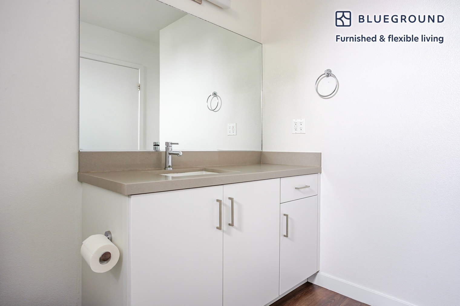 Building Photo - 1011 Serrano Ave