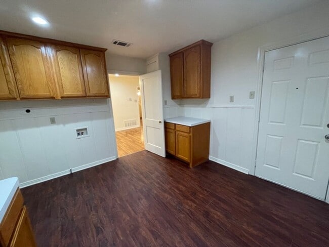 Building Photo - Nice single story home in East Ft. Worth