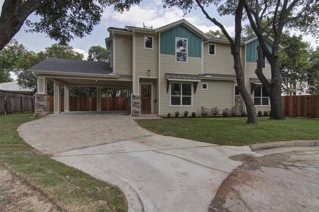 Building Photo - 923 E 37th St