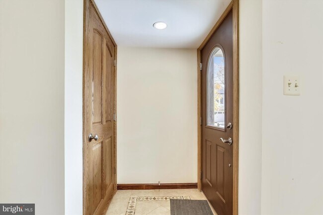 Building Photo - 6403 Tone Dr