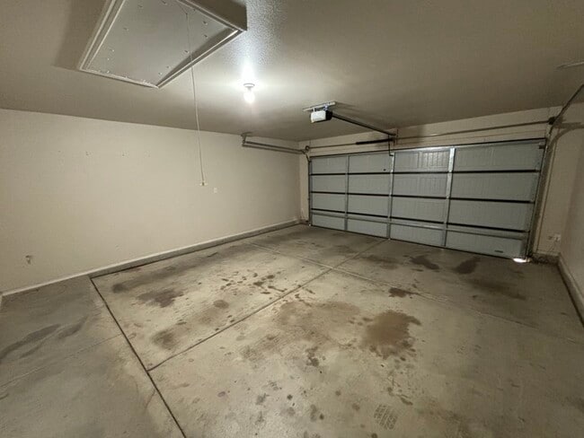 Building Photo - 3 bed 2 bath 2 car garage in Lone Star Trails!
