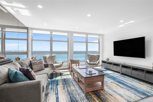 Building Photo - 5055 Collins Ave