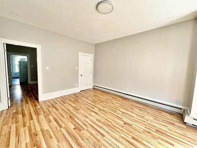 Building Photo - 466 Sumner St