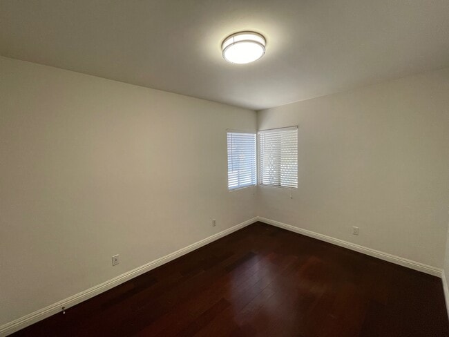 Building Photo - 1607 Phelan Ln