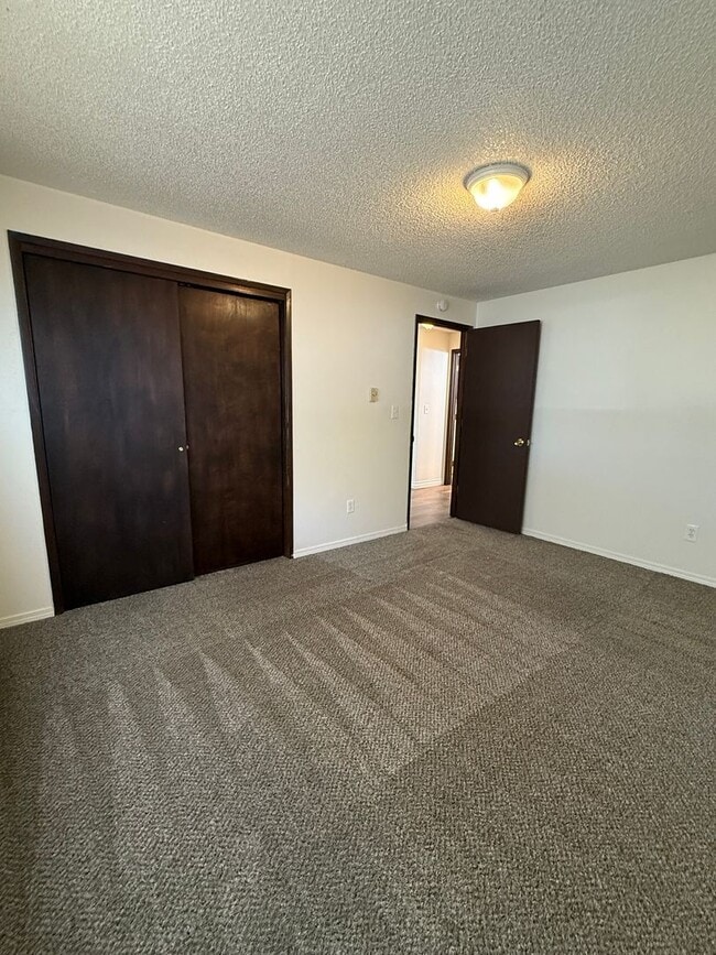 Building Photo - 141-143 E Home Ave