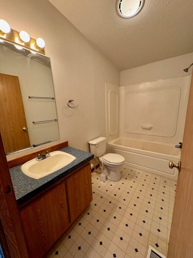 Building Photo - 3 Bedroom 2 Bathroom Modular