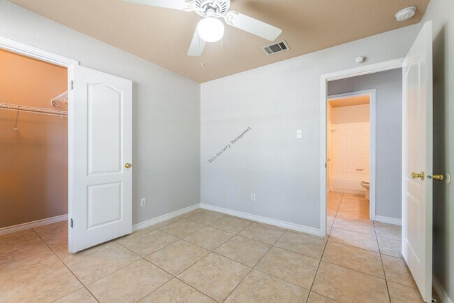Building Photo - "Charming 3-Bedroom Home with 2 Full Baths in Pflugerville's Heart - 1315 Sq Ft of Comfort!"