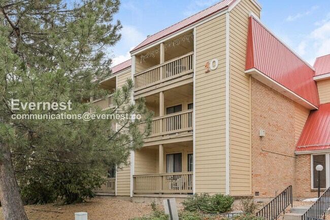 Building Photo - 1 Bed, 1 Bath Condo with Off-Street Parking / Available Soon!