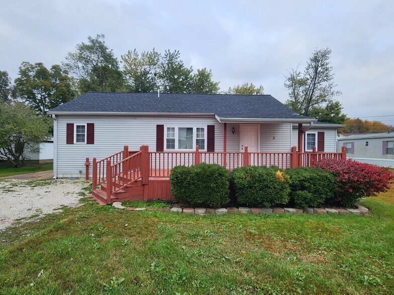 Primary Photo - 205 Cedar St