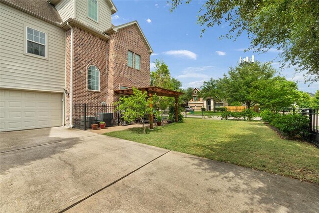 Building Photo - 4027 Alba Rd
