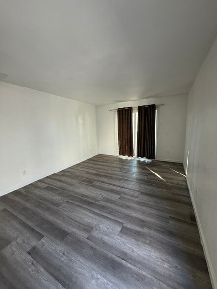 Building Photo - 2833 E Le Marche Ave