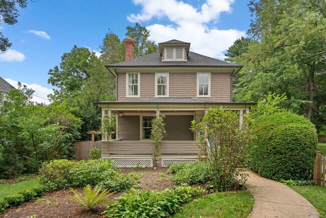 Primary Photo - 4 Bed 3.5 bath - Kensington Victorian - Mo...