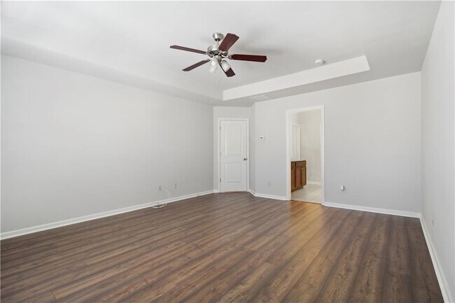 Building Photo - 5090 Breezewood Cir