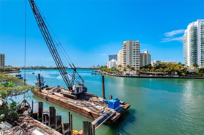 Building Photo - 1441 Lincoln Rd