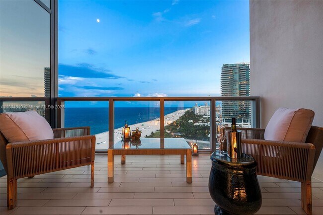 Building Photo - 2201 Collins Ave