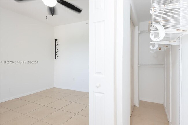 Building Photo - 3500 Coral Wy