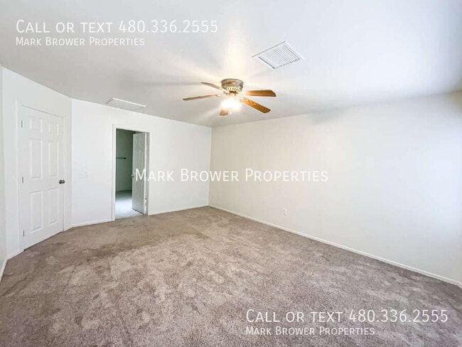 Building Photo - 5262 W Fairview St